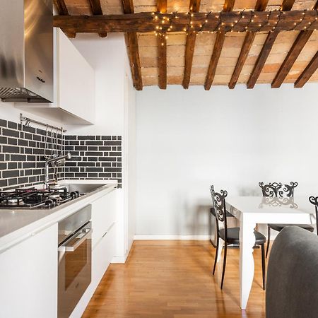 Pavone Centre Romantic Apartment Екстериор снимка