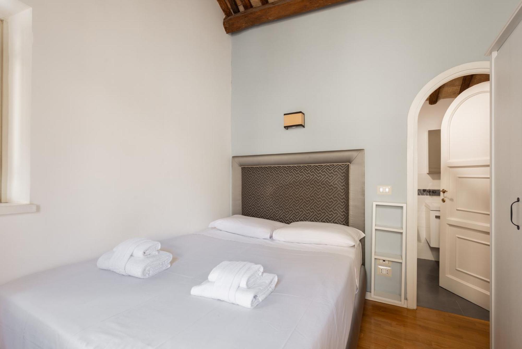 Pavone Centre Romantic Apartment Екстериор снимка