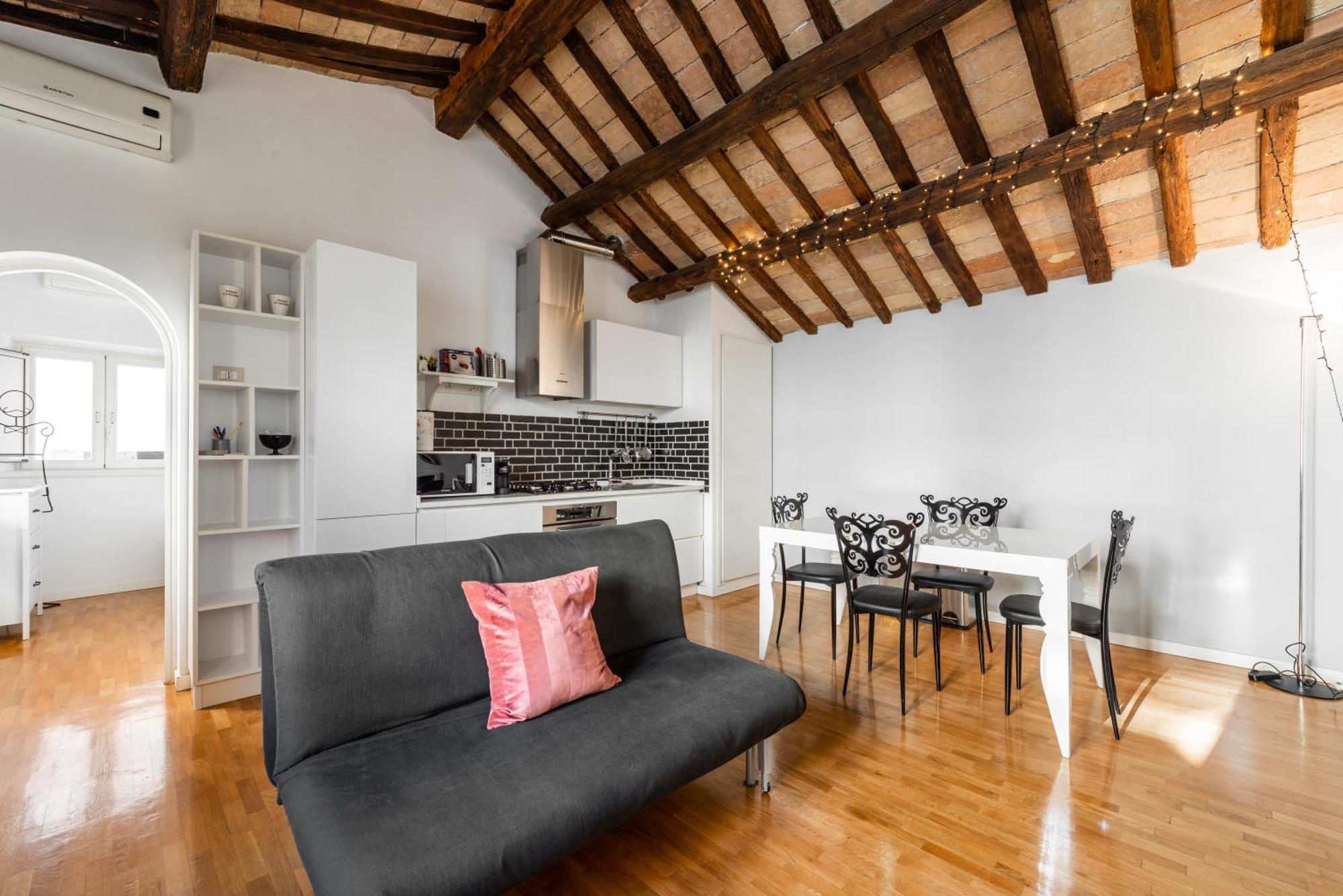 Pavone Centre Romantic Apartment Екстериор снимка
